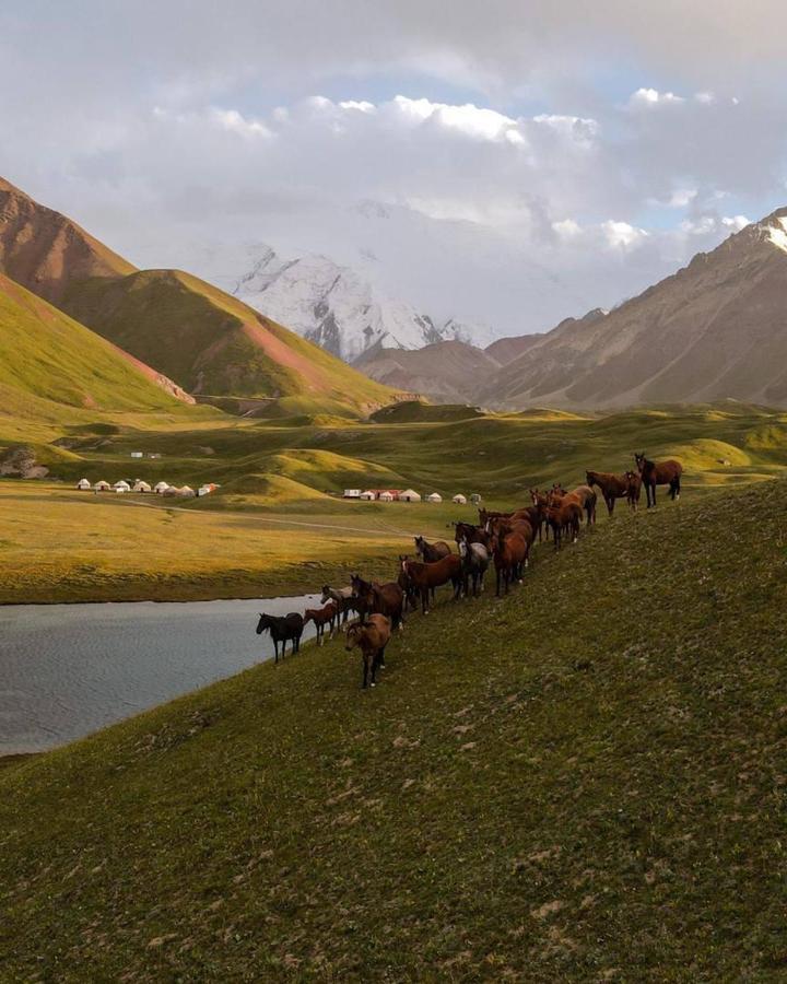 Yurt Camp Lenin Peak Hotel Kara-Kavak Bagian luar foto