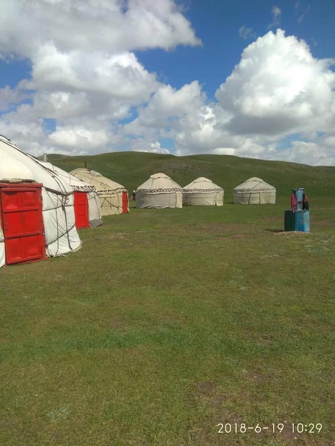 Yurt Camp Lenin Peak Hotel Kara-Kavak Bagian luar foto